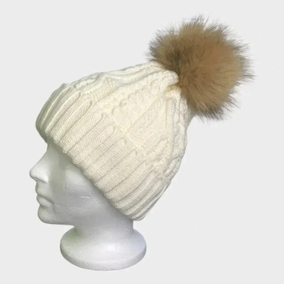 NWT Urban Outfitters Cable Knit Pom Hat Beanie - Picture 1 of 5
